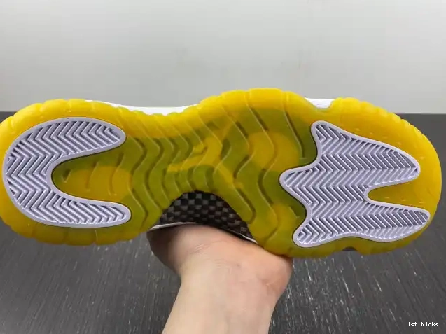 1st Kicks Jordan WMNS Low Air AH7860-107 Yellow 11 Snakeskin 0531